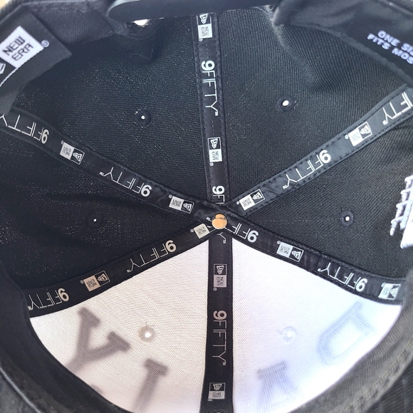 RALLY 9FIFTY NEW ERA Snapback Cap Baseball Black and White Adjustable Hat - Picture 7 of 8